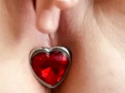 Playing with my pussy while wearing my plug