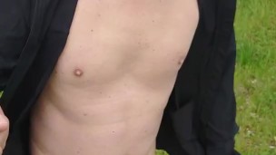 Einfach nackt draussen laufen