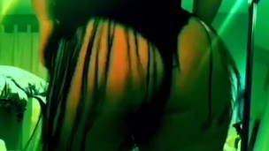 PAWG shaking big booty