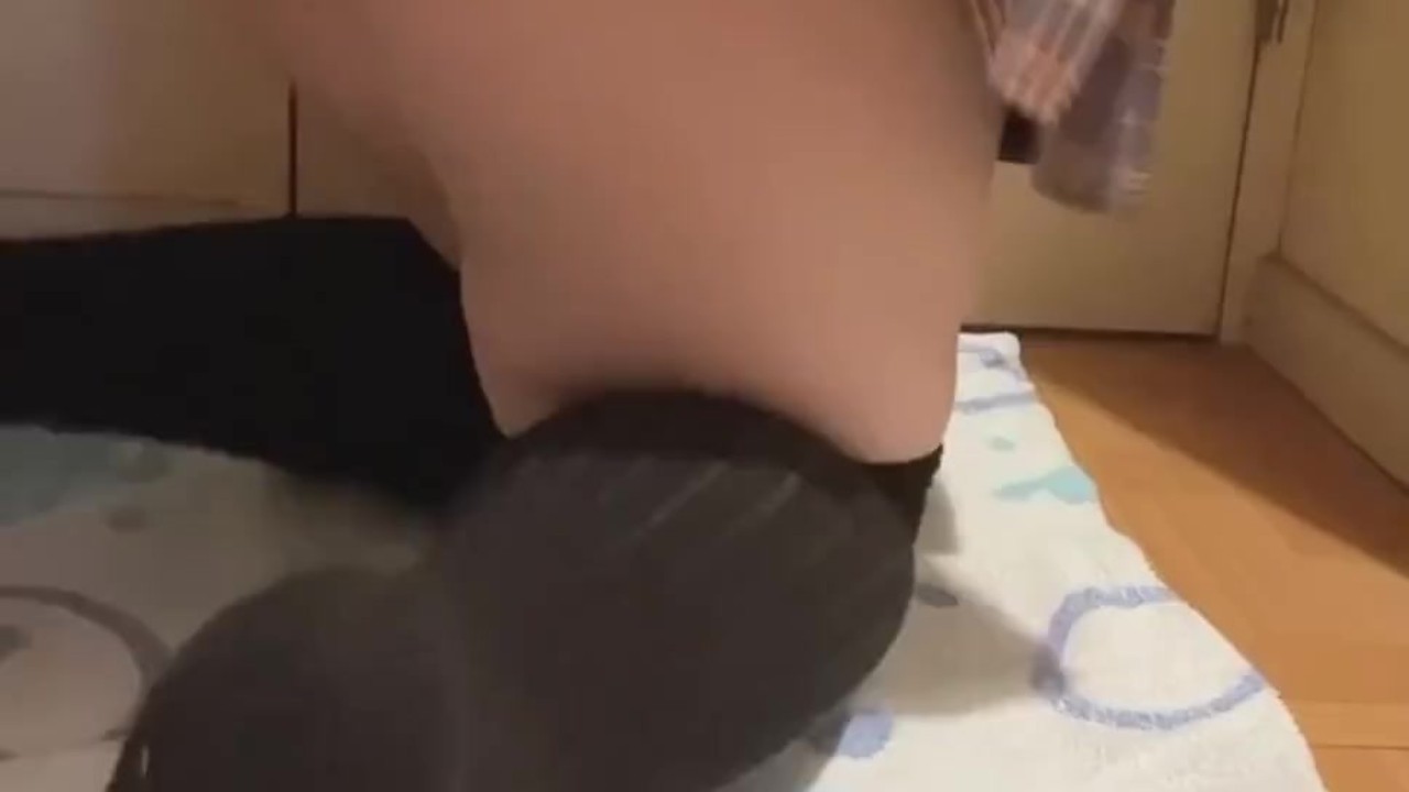 ⭐︎おでぶが制服オナニーしてみた。乳首いじりながら大量潮吹き... - Darmowe seks wideo - RedTube