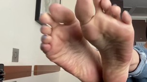 Close up wrinkles and toe spread 