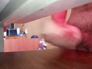 Трахаю игрушку и обильно кончаю)