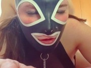 CONTRATO A UNA SUMISA, LE REVIENTO EL CULO. LE TIRO TODO EL SEMEN EN SUS TETAS Y MANCHO SU LENCERÍA. 10/16