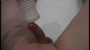 Masturbates with a toy and cums abundantly