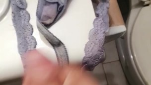 I just cum in my step sister panties 