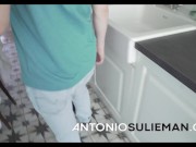 يربط زوجة أبيه الشقية ، ويخبرها أنطونيو ويلعب مع قضيبه 2/16