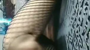 Amateur MILF Masterbates An Shakes Her Ass 