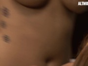 LESBIAN COUPLE ORGASM TOGETHER WITH VIBRATORS 3/16