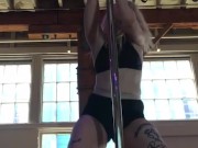 pole dance (hot in herre)