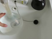 洗面所でコンドームに水を入れたら破裂した - Screenshot 13 of 16 - Condom