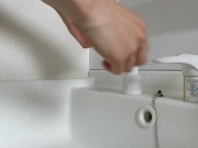 洗面所でコンドームに水を入れたら破裂した - Screenshot 4 of 16 - Adult Toys