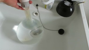 洗面所でコンドームに水を入れたら破裂した