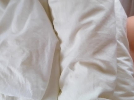 Creampie in a cute bride's pussy