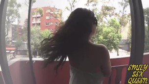 Desnudandome en el balcon 