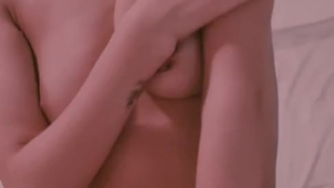 Novinha Cantando Fazendo Strip Balançando a Raba - Darmowe seks wideo - RedTube