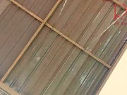 Ama de casa linda se divierte sin bragas en el columpio Puta se balancea y muestra su coño perfecto 9/16