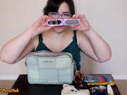 What's In My Purse? Nothing Interesting, But I Made A Video Anyway | VLOG 9/16
