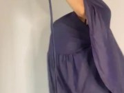 Une ado arabe se flagelle les seins 4/16