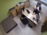 LOAN4K Die Notwendigkeit eines Kredits bringt die Geschäftsfrau dazu, mit einem Mann zusammenzuarbeiten 15/16