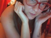 Italiana gioca con grossi cazzi di gomma e viene sopra la tua faccia 1/16