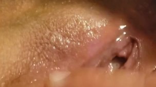 fat pussy close up squirting