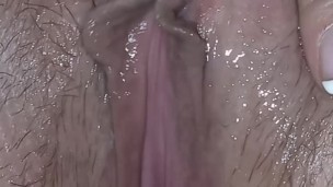 Thick teen vibrating her sensitive clit until she has multiple squirting orgasms!