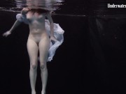 Andrejka gets naked and horny in the swimming pool 13/16