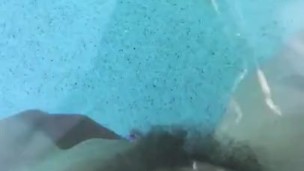 Swimming pool jet on my jiggling fat white thighs and pussy underwater feels gooood!