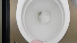 Big uncut cock pissing! 💦💦