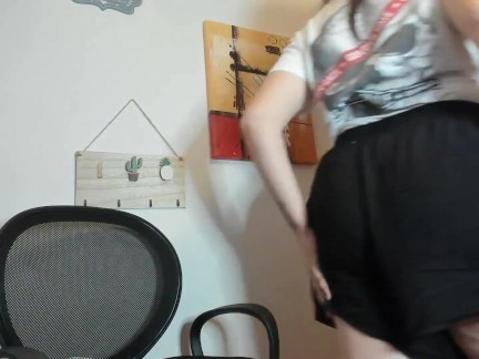 Nicoletta fart in these black sports shorts do you want to smell everything?