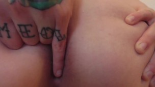 FARTING ON MY FINGERS