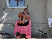 It's nice to bask in the sun in the morning 5/16