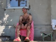 It's nice to bask in the sun in the morning 8/16