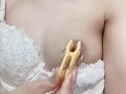 初めての洗濯バサミ  痛いかなあって避けてたけど気持ちよすぎてはまるぅ…/// - Screenshot 15 of 16 - Tits
