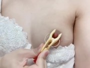 初めての洗濯バサミ  痛いかなあって避けてたけど気持ちよすぎてはまるぅ…/// - Screenshot 7 of 16 - Tits