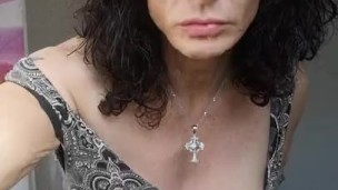 Mature ts celine having a pee