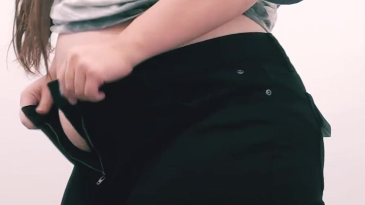 Dressing room teasing Arab BBW - Free Sex Video - RedTube