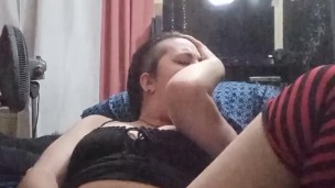 Goth girl in thigh highs cums hard