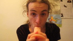 Front faced sucking for daddy :3