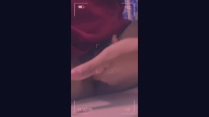 Me manda videos masturbandose!! MOJADITA