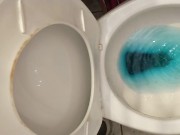 Guy takes relieving piss - Screenshot 16 of 16 - HD
