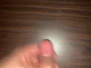 手コキ動画を見ながら