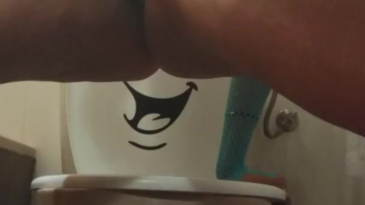 hidden in the bathroom masturbating with a golden shower gift. - RedTube