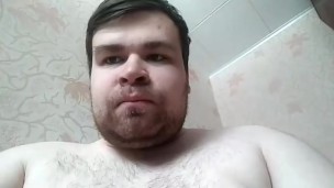 Артем сам себе дрочит ногами лижет ноги self suck autofellatio self footjob