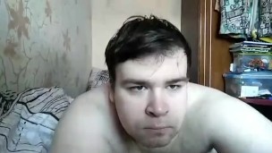 Артем сам себе дрочит ногами кончает на ступни лижет ноги self suck autofellatio self footjob