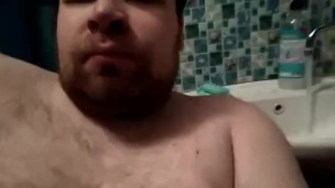 Артем сам себе дрочит ногами кончает на ступни лижет ноги self suck autofellatio self footjob