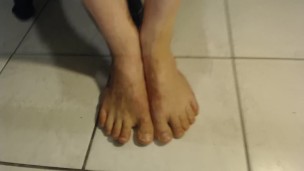 June 2018 - 18 - Strip bodytour flyover naked view from ground Head glasses and boxer and pillow XO