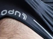 Com frio e batendo uma até gozar gostoso 3/16