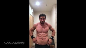 HOT AND SEXY GUY FLEXES IN BATHROOM!