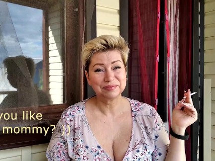 A sexy mature bitch sucks a dick to a bearded daddy, he licks her pussy and clit, fucks her heartily